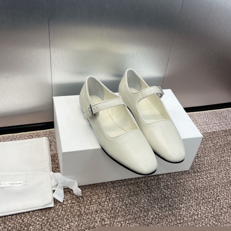 Other flat shoes
